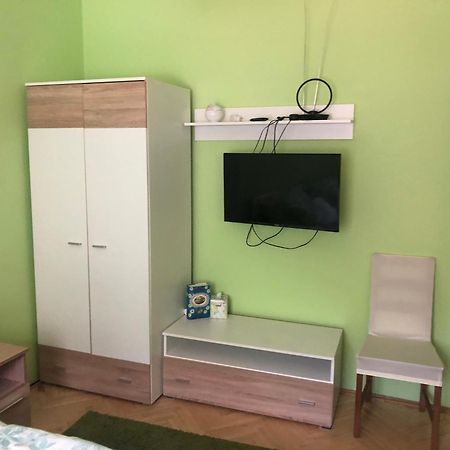 Bakonyi Mamutfenyo Vendeghaz Διαμέρισμα Tés Εξωτερικό φωτογραφία